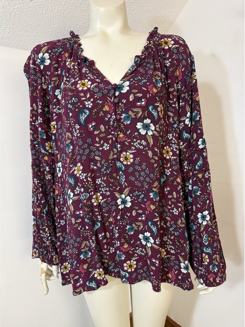 Lane Bryant Womens 22/24 Long Sleeved Peasant Top Burgundy Floral Crinkle Button
